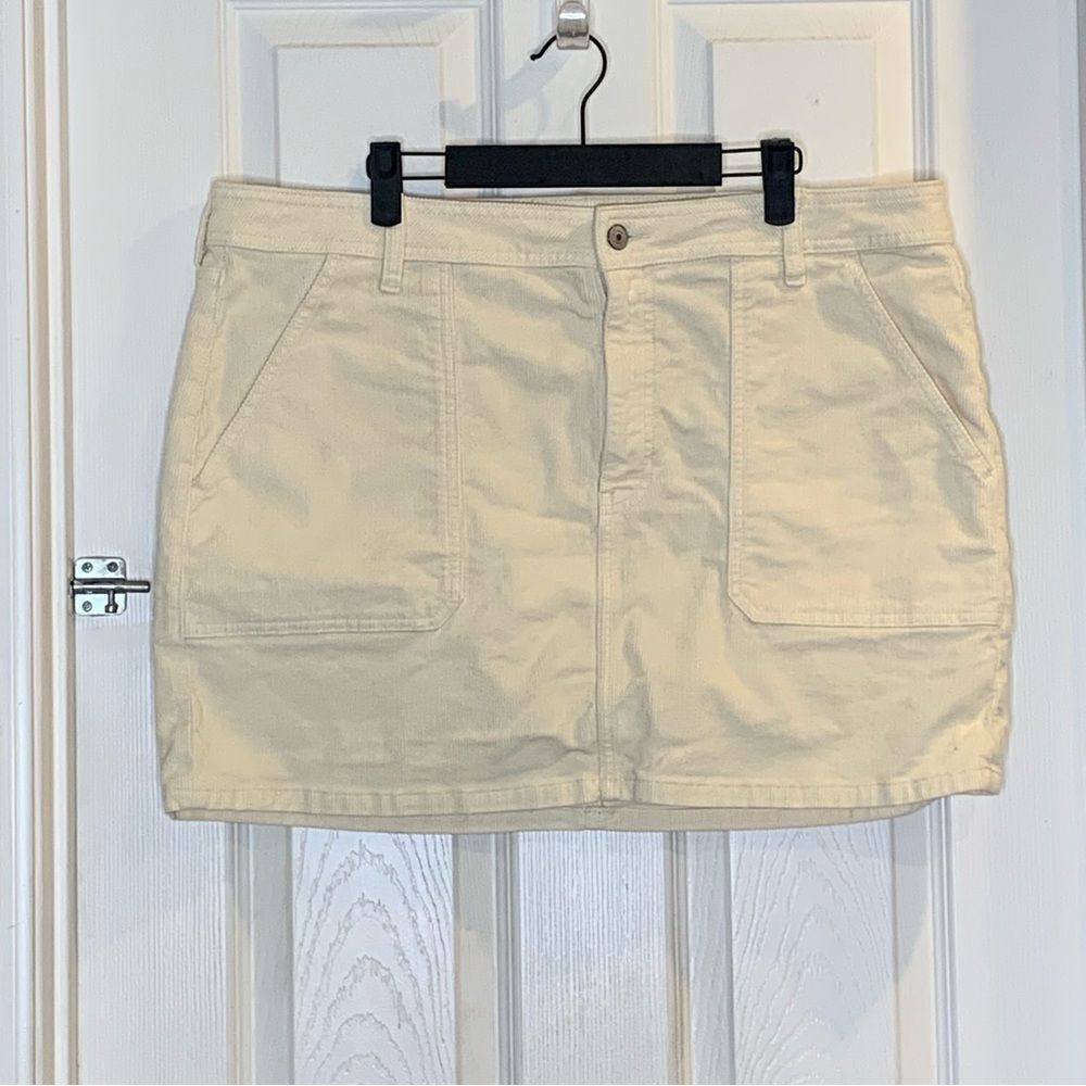American Eagle High-Rise Mini Cream Corduroy Skirt Size 18